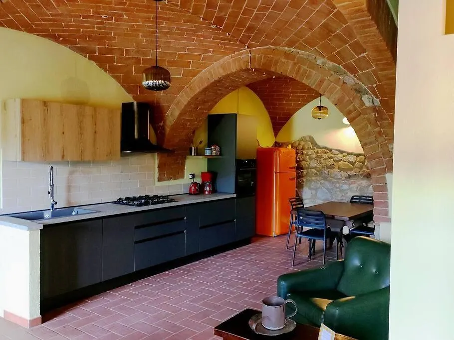 L'Oliviera, Pari Villa