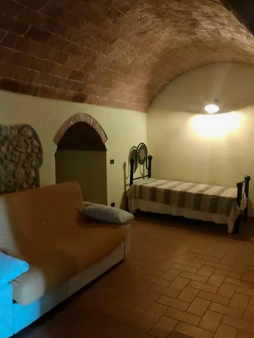 L'Oliviera, Pari Villa